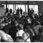 3. Oktober 1990, Feierlichkeiten zur Deutschen Einheit: Der Auftritt des Einheitskanzler Helmut Kohl auf den Stufen vor dem Reichstagsgebäude.