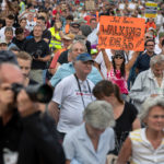 Eine Protestkundgebung der Initiative „Querdenken 711 Stuttgart“ mit mehreren tausend Teilnehmern gegen die Corona-Beschränkungen auf dem Gelände der Cannstatter Wasen.